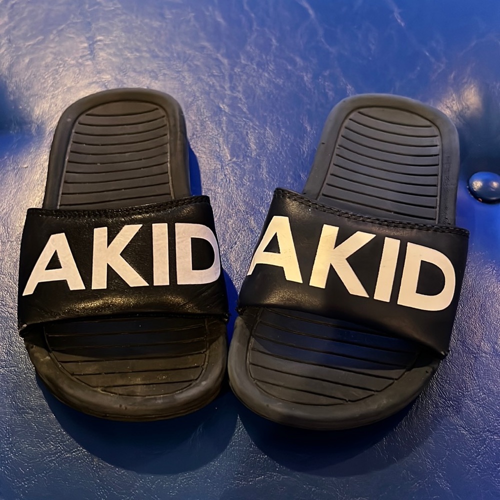 AKid Aston Slip-On Size 9c (2-3 yo)